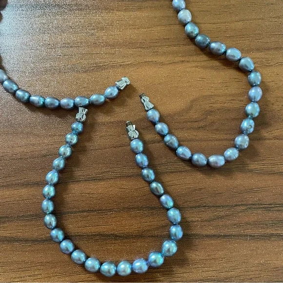 HOST PICK⭐️Purple Pearl necklace & Bracelet set 🤍🤍 Handcrafted Quality ✨ - Picture 3 of 6